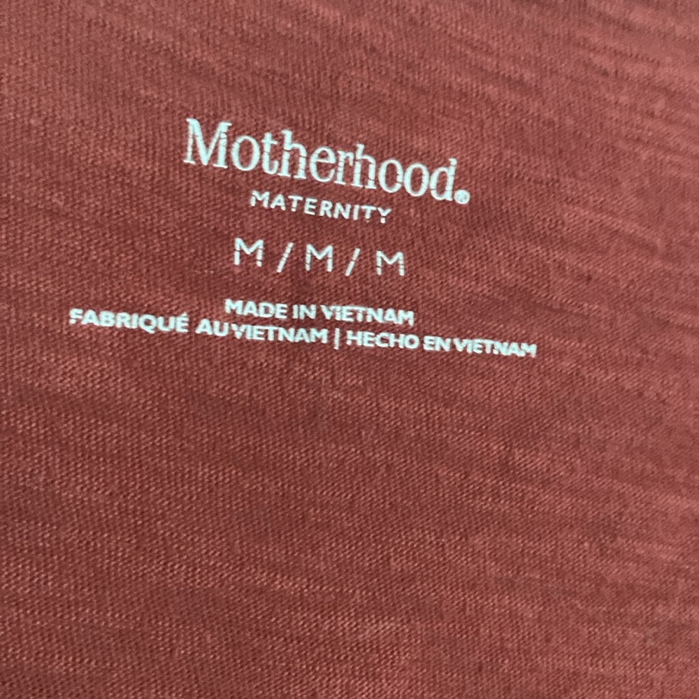 Motherhood Maternity Long Tee Rust colored - Picture 2 of 3